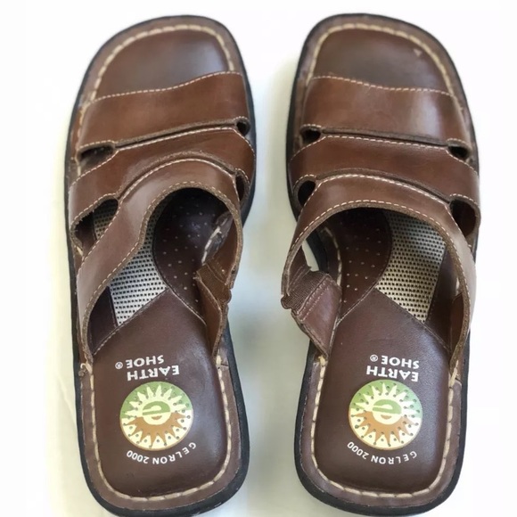 earth shoes flip flops